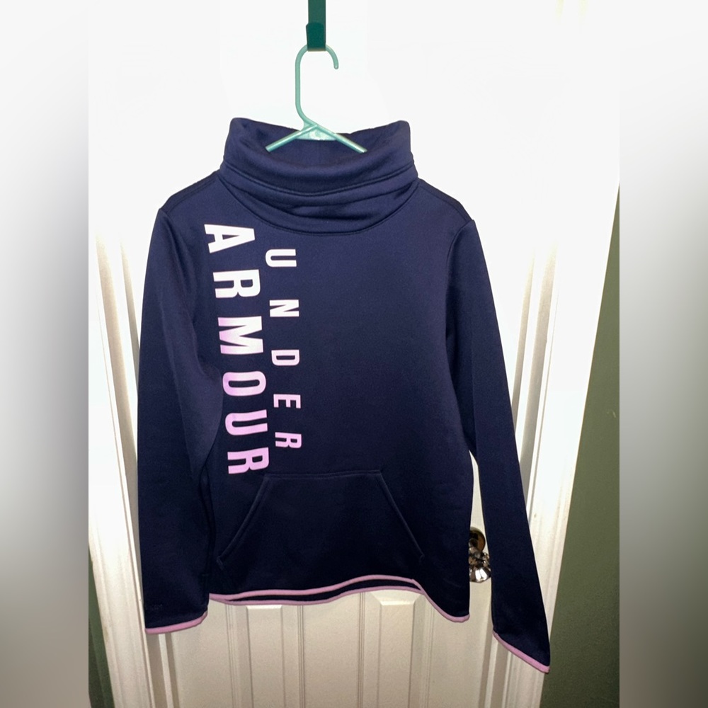 Women’s Under Armour Cool Gear sweat shirt with big collar